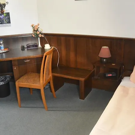 Naumann's & Restaurant Hotell Burgstadt